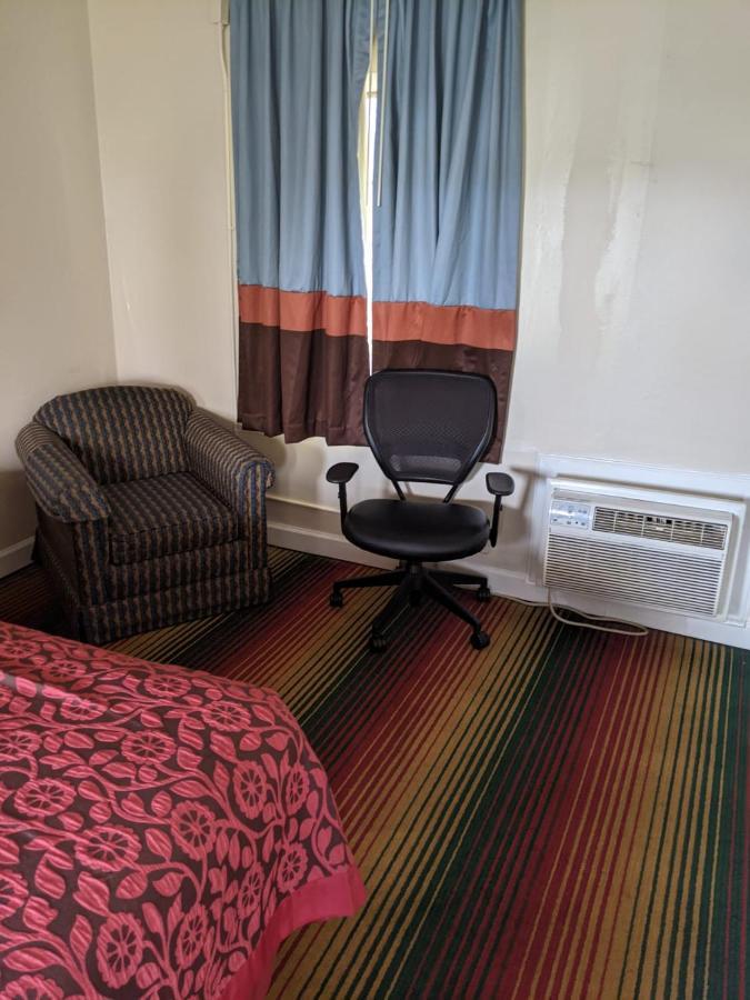 Azalea Inn & Suites Уилмингтън Екстериор снимка
