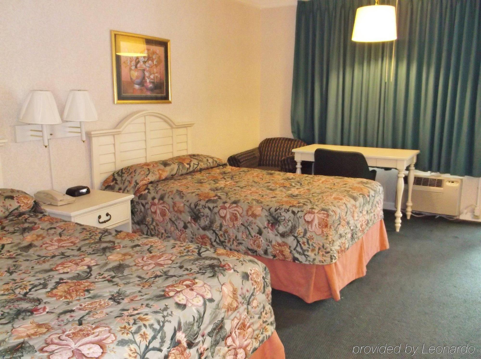 Azalea Inn & Suites Уилмингтън Екстериор снимка